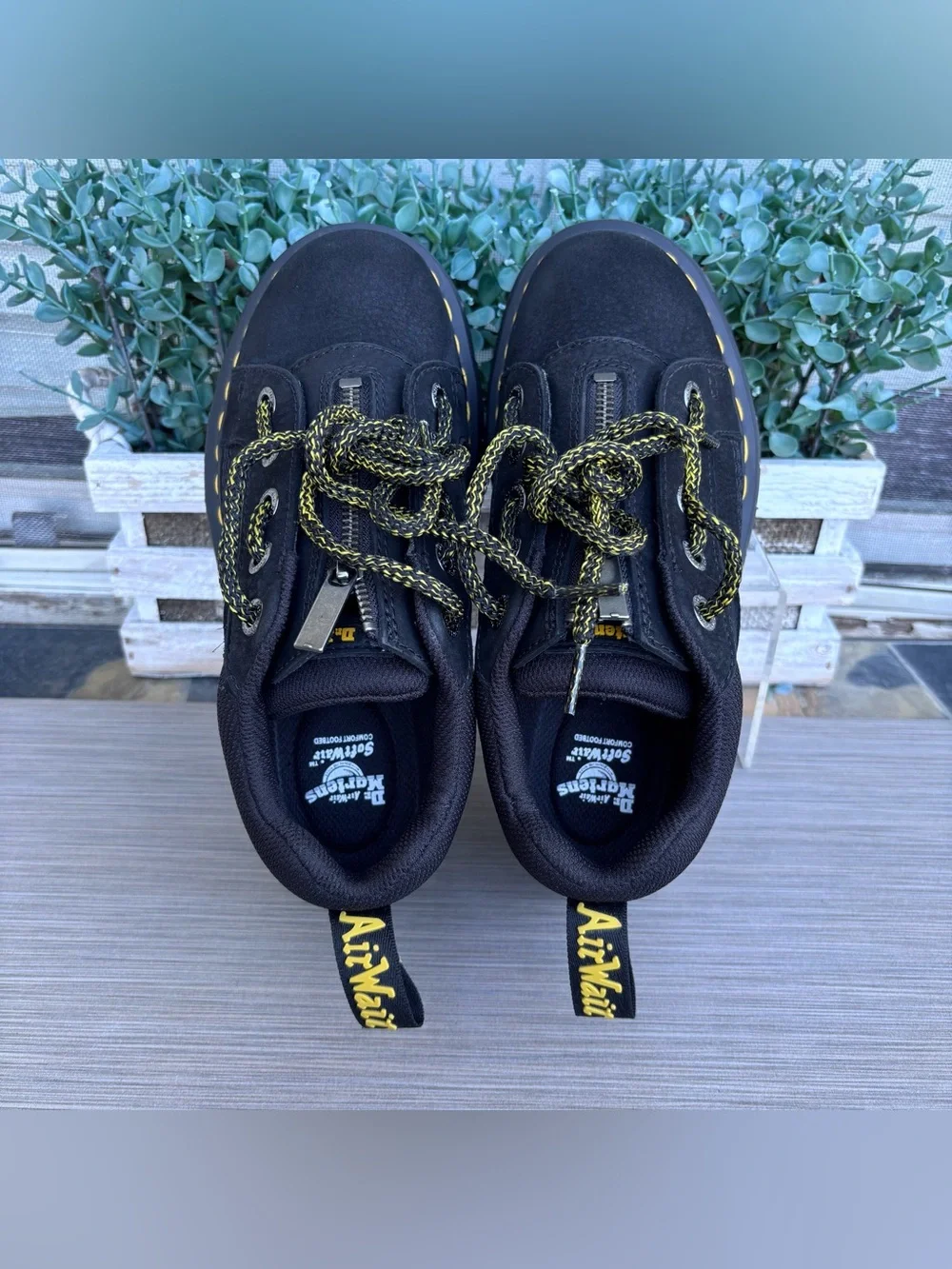Dr. Martens Woodward Lo zip shoes